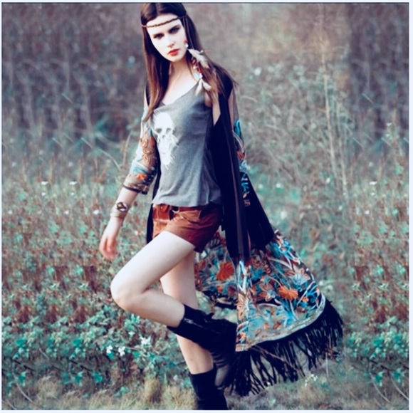 🎉 HP 8/16 🎉 Boho Embroidered Kimono Cardigan - Picture 2 of 8